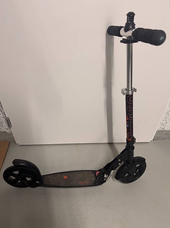 Micro Trottinett weiss oder schwarz