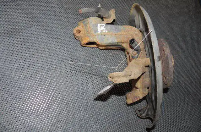  Achsschenkel,Radnabe vorne rechts VW Golf V 2.0TDI JG2006