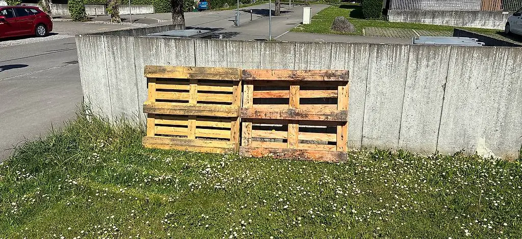 2x Holzpalette gratis zum Abholen, Palett, Paletten