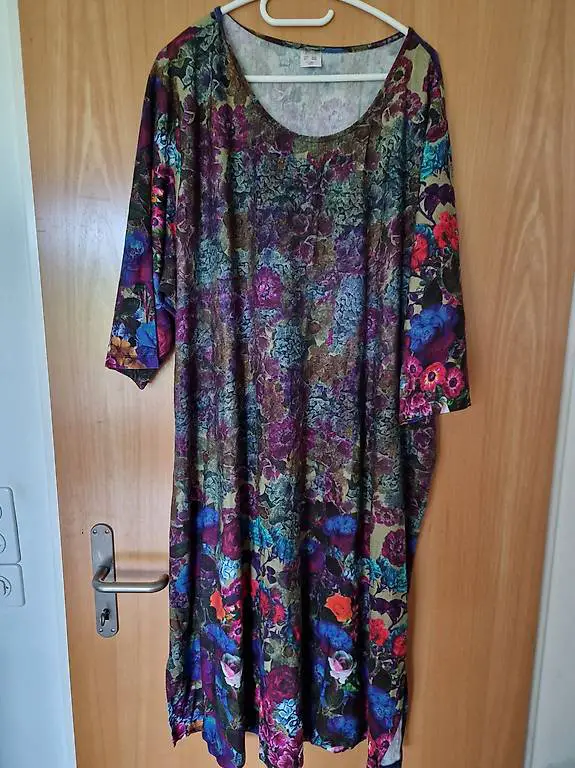 Damen-Kleid Harmonie Grösse 60-62