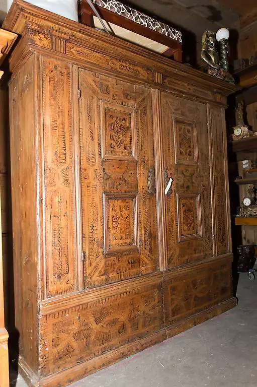 Barock Schrank mit Kleistermalerei historisch zerlegbar