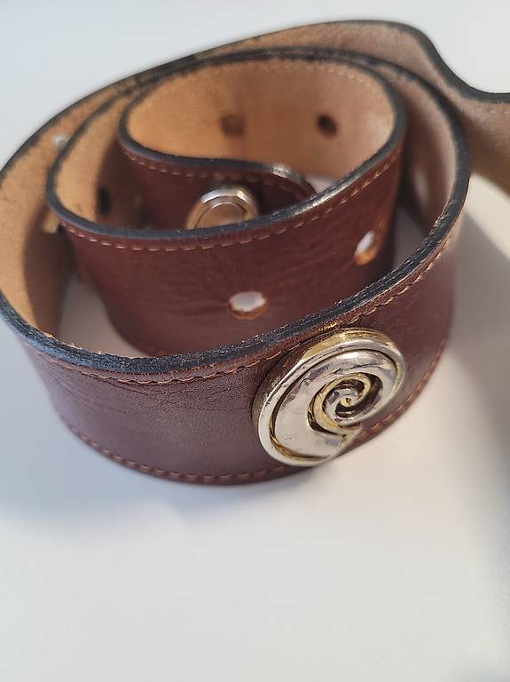 Ledergürtel Braun mit Herz, Muscheln