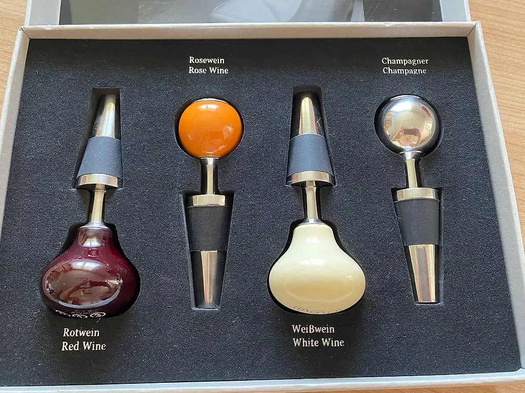 Edle Wein- und Champagnerstopfen - Mercedes Benz UNBENUTZT