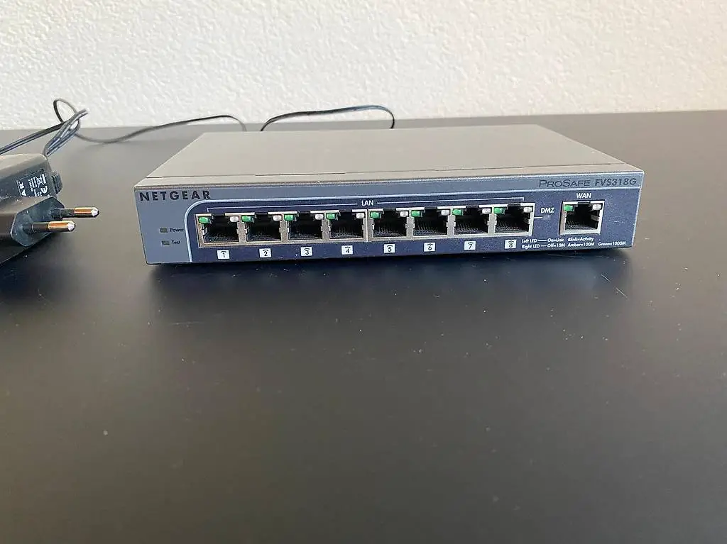 FVS318G? ProSAFE Gigabit-VPN-Firewall mit 8 Anschlüssen