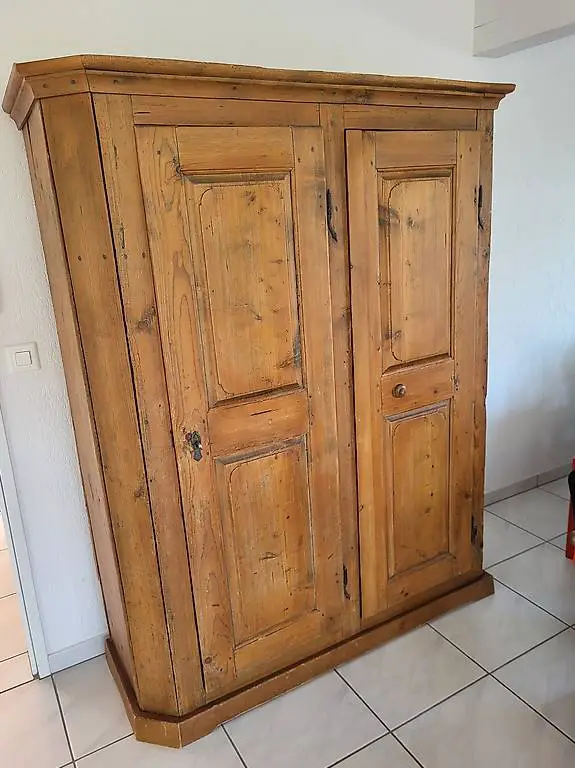 Bauernschrank, muss abgeholt werden