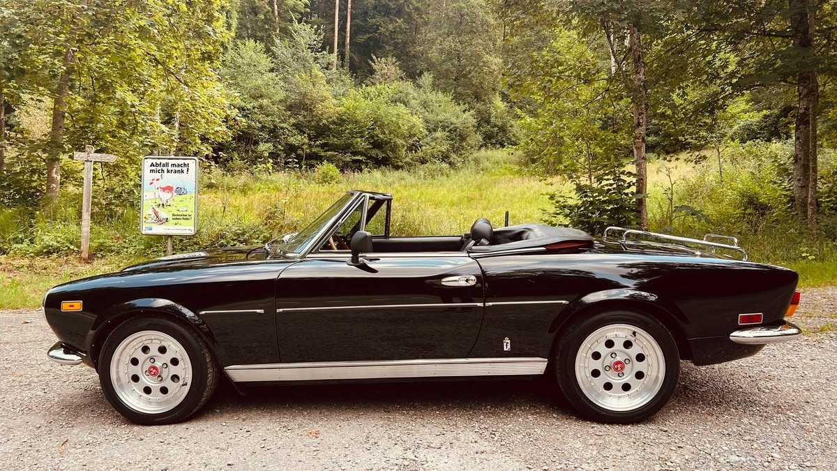 FIAT 124 Spider