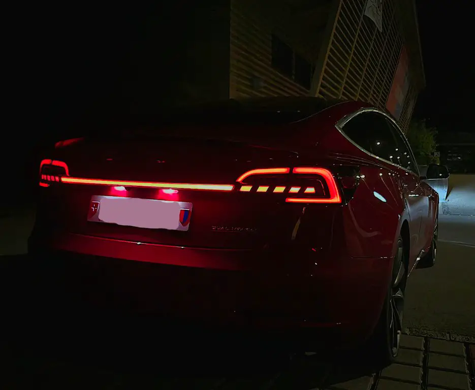 TESLA Model 3 Performance D