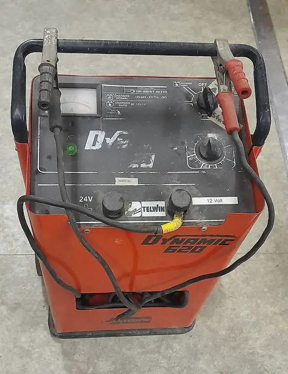 Batterieladegerät / Starter 12/24V