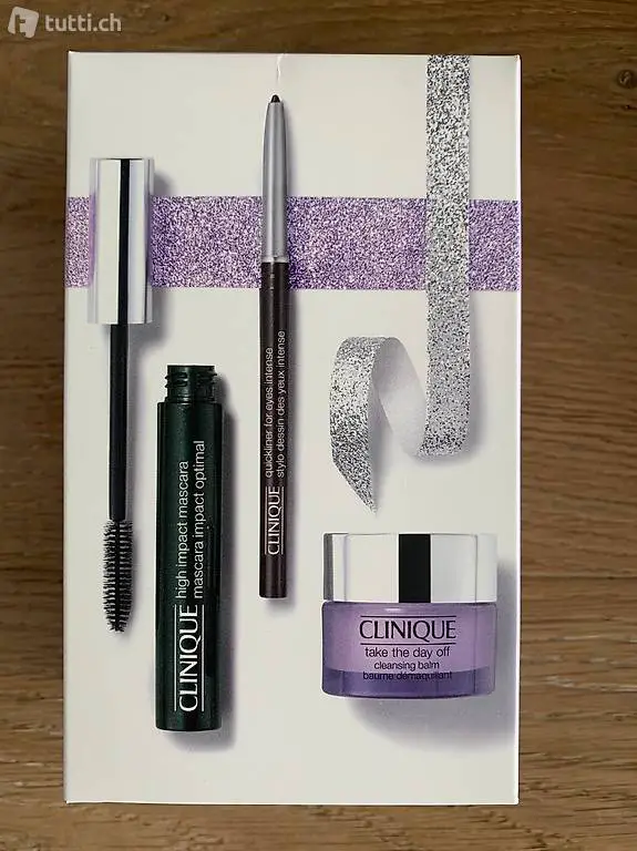 Set Clinique mascara, eyeliner, take the day off balm