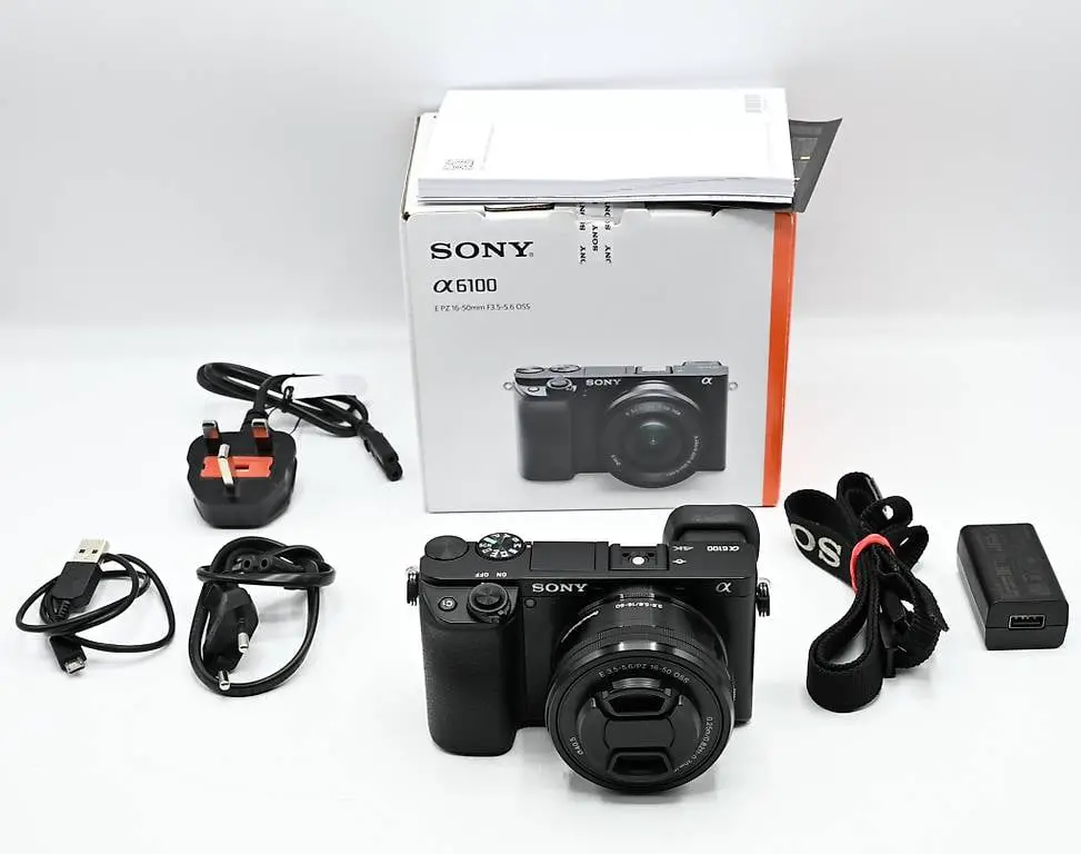 sony a6100 kit 16-50mm f/3.5-5.6