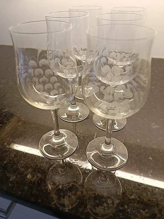 Sehr schöne Rotwein Gläser