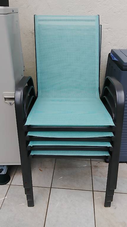 Set tavolo pieghevole e sedie color turchese