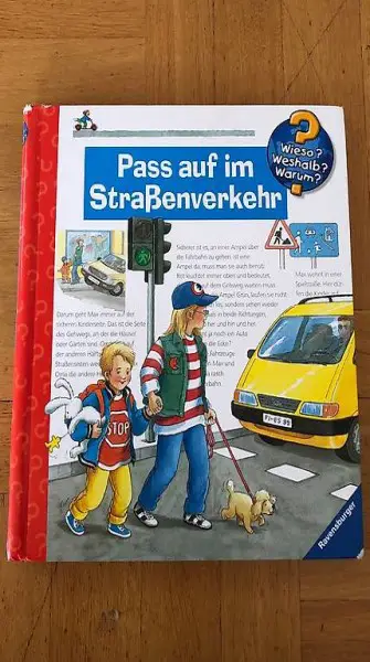Wieso weshalb warum pass auf im Steassenverkehr