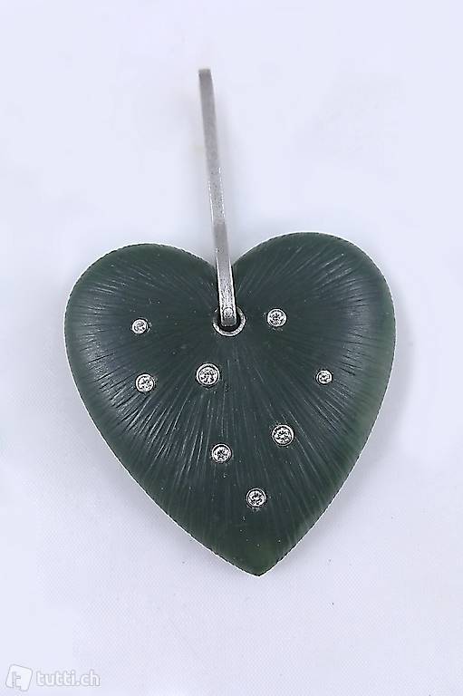  Nephrit (Jade) Anhänger | Mit 8 Brillanten und Weissgold