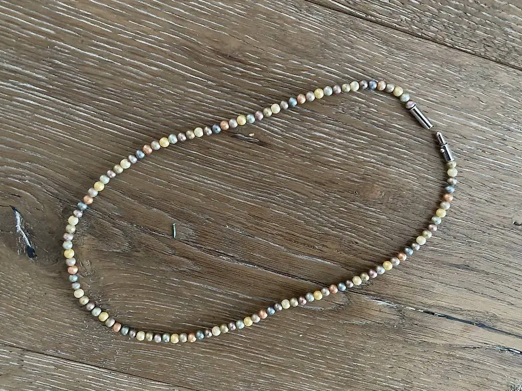 Perlenkette / Collier von Pierre Lang