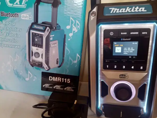 Makita Baustelen radio DMR115 1 Monat alt (Kostenloser Versand)