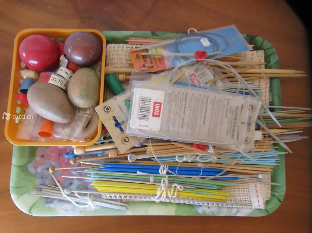 Stricknadeln, Rundstricknadeln, Stopfkugeln, Häklein jeder