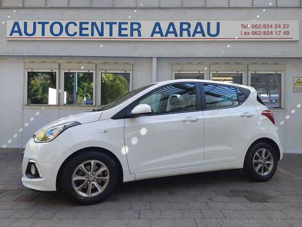 HYUNDAI i10 1.0 Amplia "1. Hand" / Video: https: //youtu.be/Qgu2U9o2