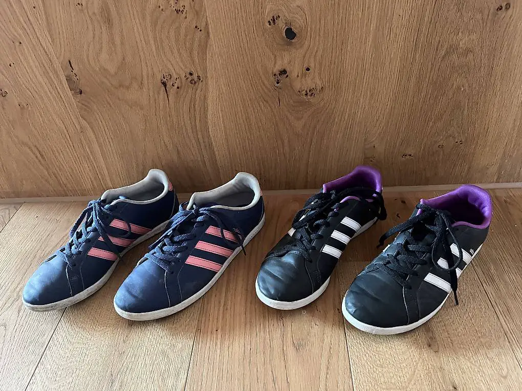 2 paar Adidas Schuhe Gr. 39 1/3