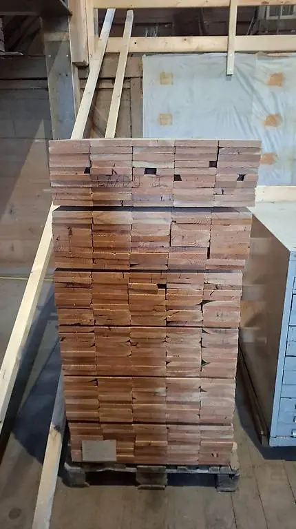 Bretter, Lärche, Douglasie