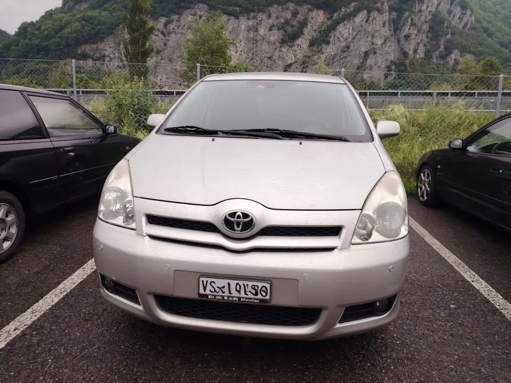 TOYOTA Corolla Verso 1.8 VVT-i Linea Luna