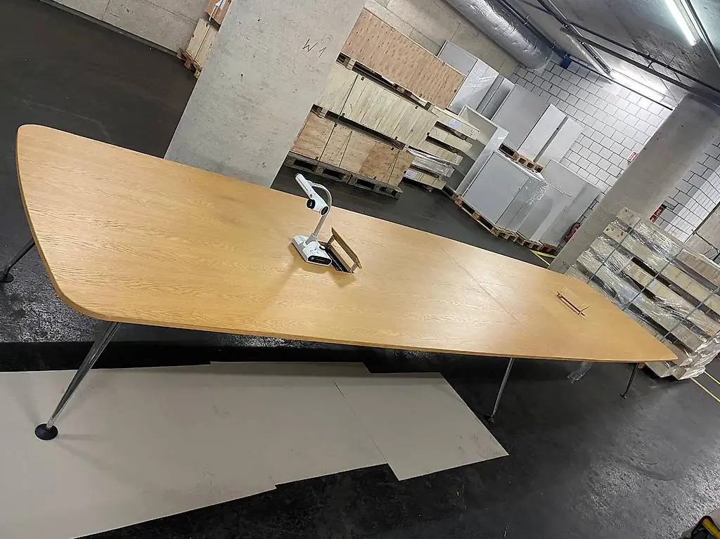 Vitra Medamorph Besprechungtisch Bootförmig 640x160cm