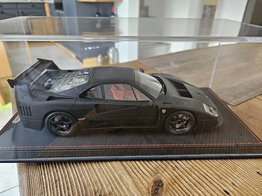 Ferrari F 40 LM matt blck 05/28 BBR