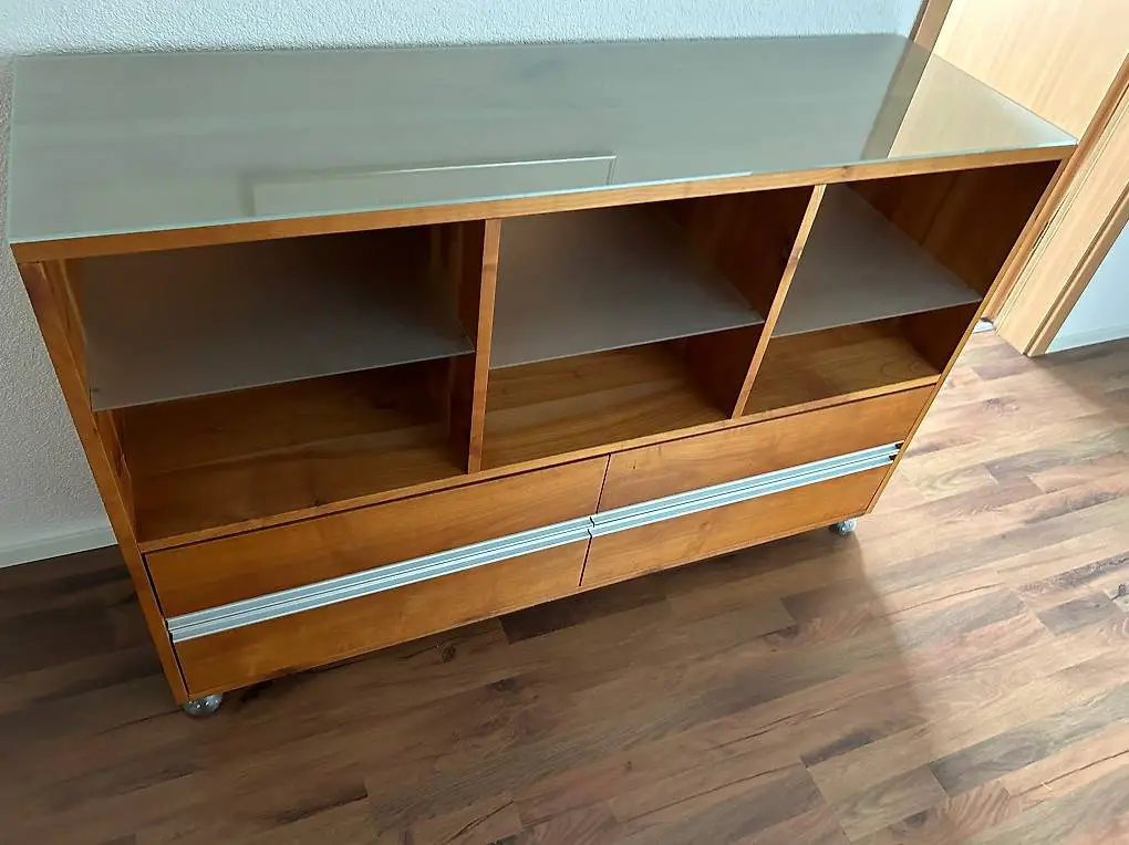 Kirschbaum - Vitrine