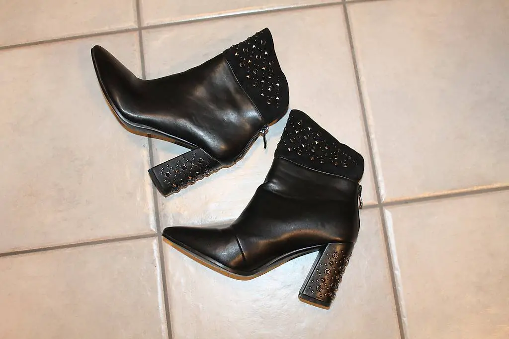 Café Noir Booties, Stiefeletten mit Nieten Gr. 39 schwarz