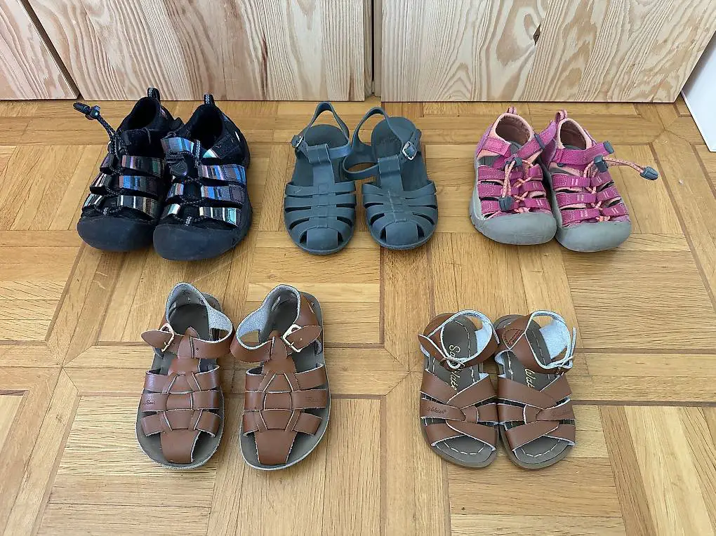 Sommerschuhe / Sandalen