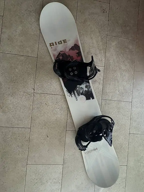 Ride Yukon Snowboard (164 cm) mit Burton Bindung