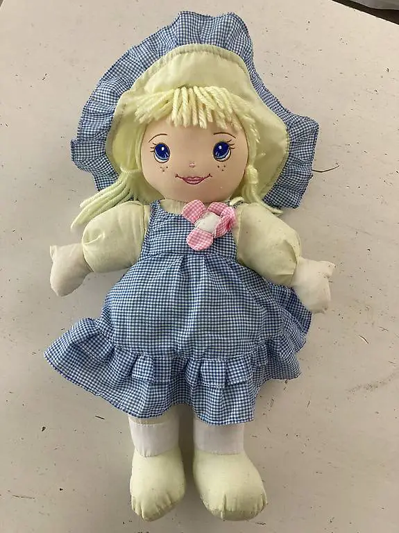 Weiche Stoffpuppe Dolly von Simba