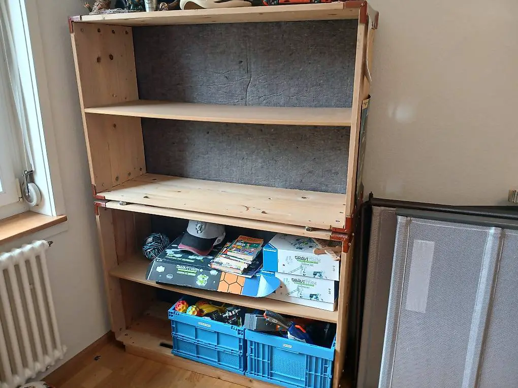 Regal aus SBB Rahmen
