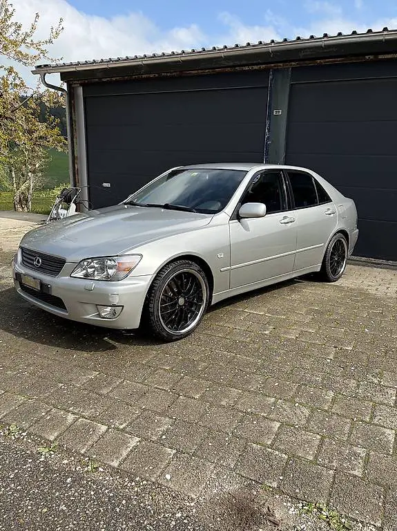 Lexus IS 200 ab Grossem Service
