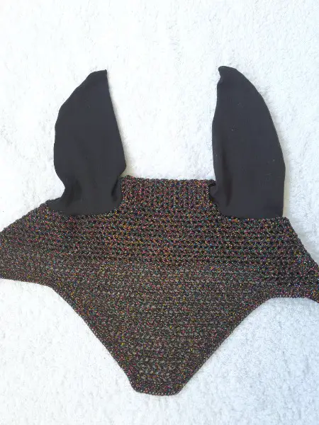 Handgemachtes schwarzes Ohrengarn