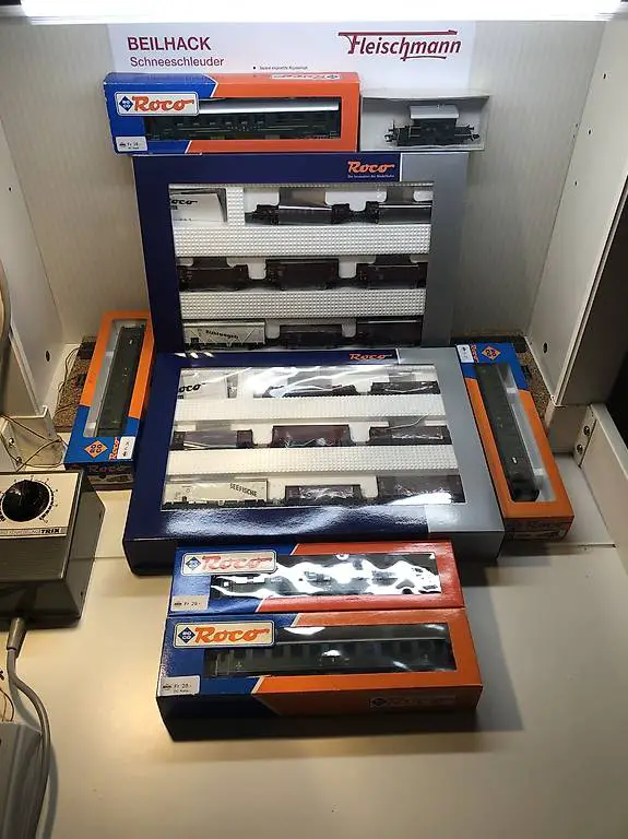 Roco Güterwagen Personenwagen H0