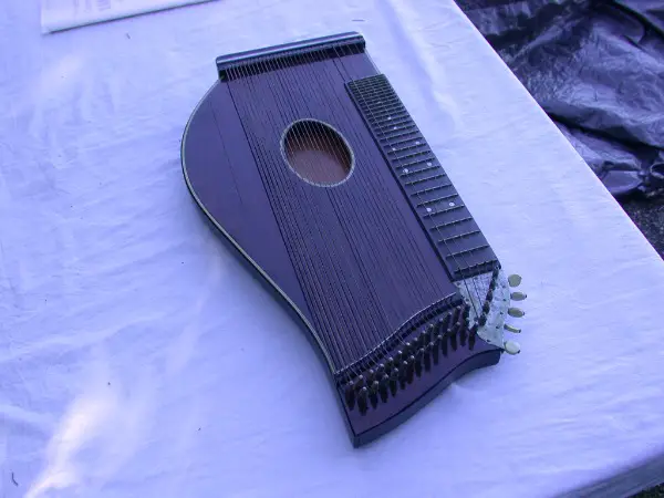 Konzert-Zither mit Lehrbuch