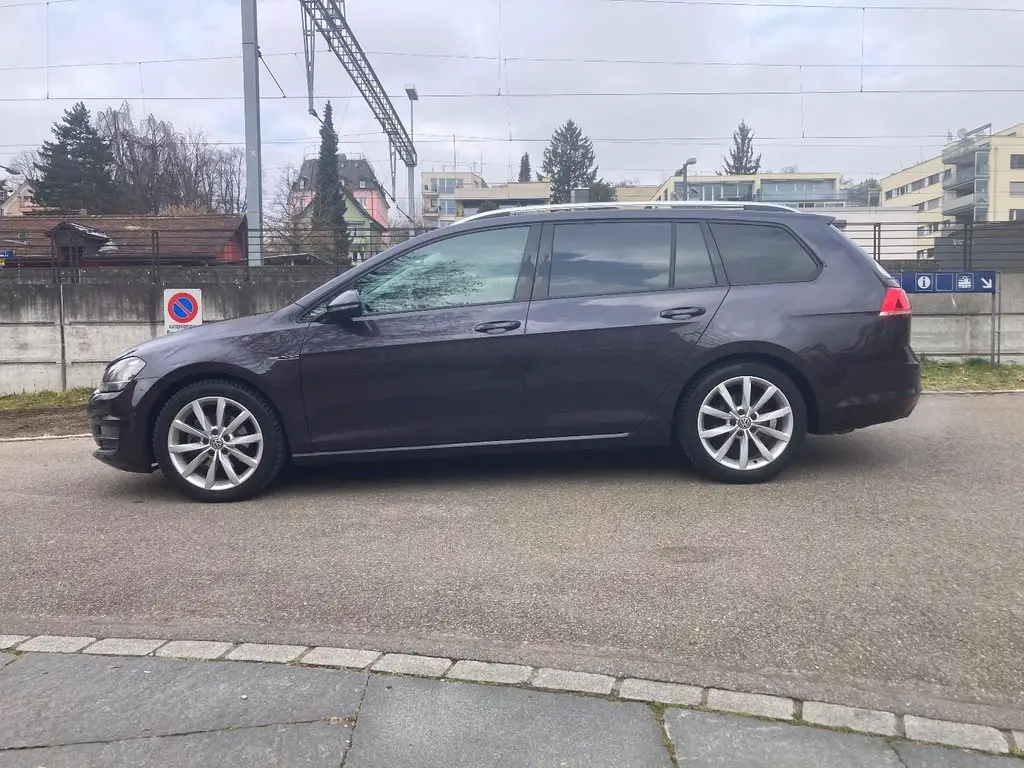 VW Golf VII Variant 1.4 TSI 125 Lounge R-Line DSG