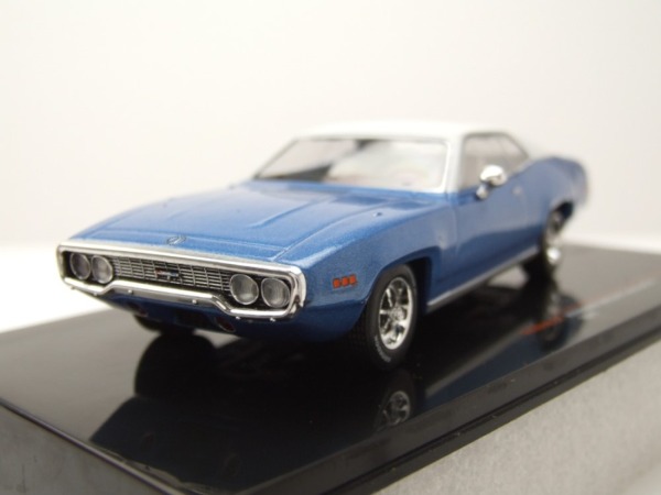 NEU: Plymouth Satellite Sebring Plus 1971 blau met. / weiss 1:43