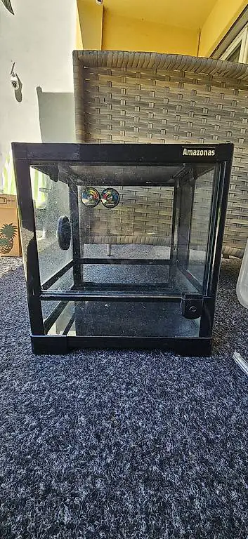 Vendo terrario Amazonas T-32