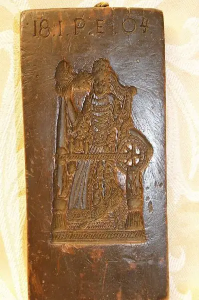 Lebzelter Holzform "Spinnerin"