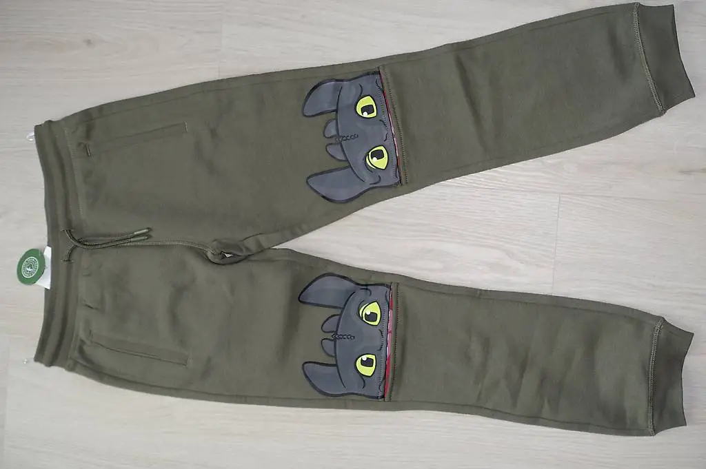 Trainerhose Dragons Gr. 146 C&A Neu