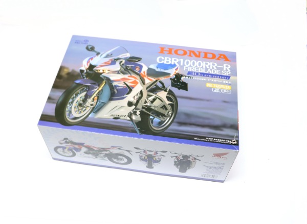 Honda CBR1000RR-R Fireblade SP 1:9 von Magic Factory
