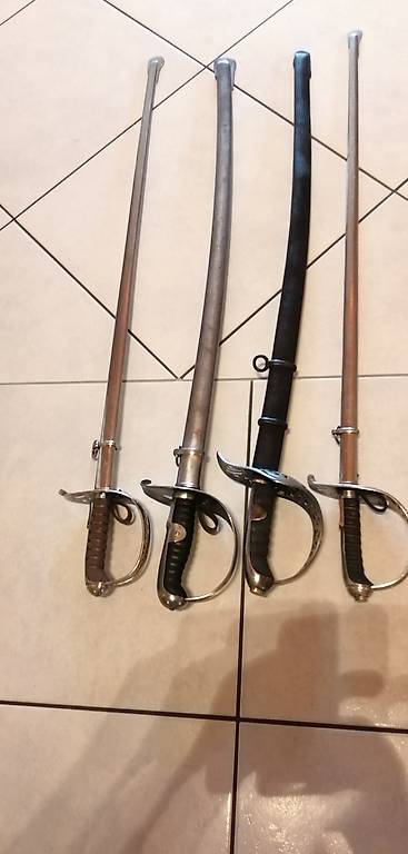 4 Säbel