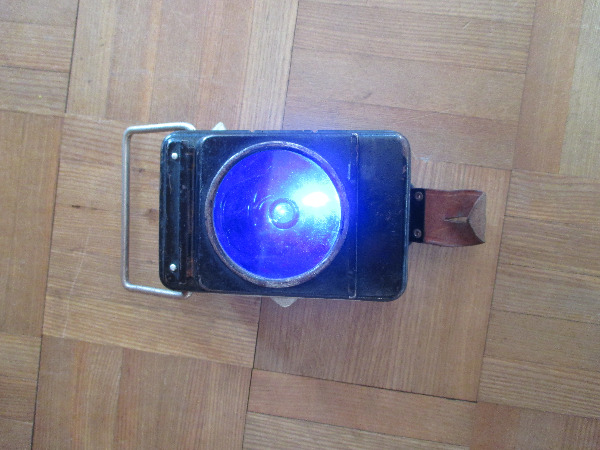 Taschenlampe Blaufilter Militär Spital Sanität Armee