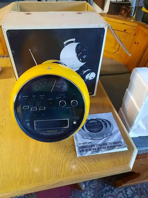 Stereo Radio+Tonband Weltron Kugel
