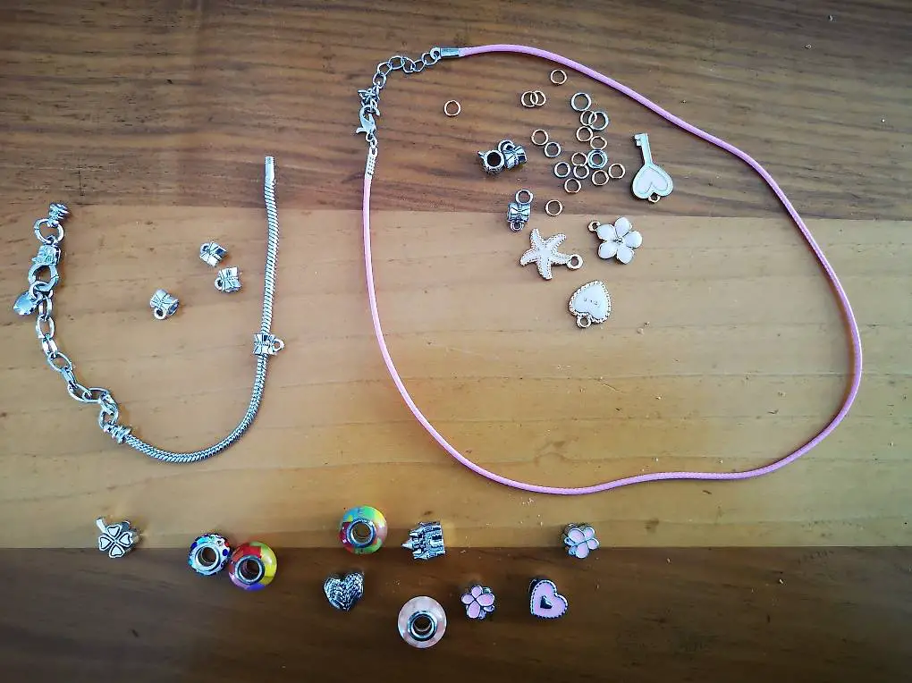 (3) Kette mit Armband und charm Anhänger (wie Pandora)