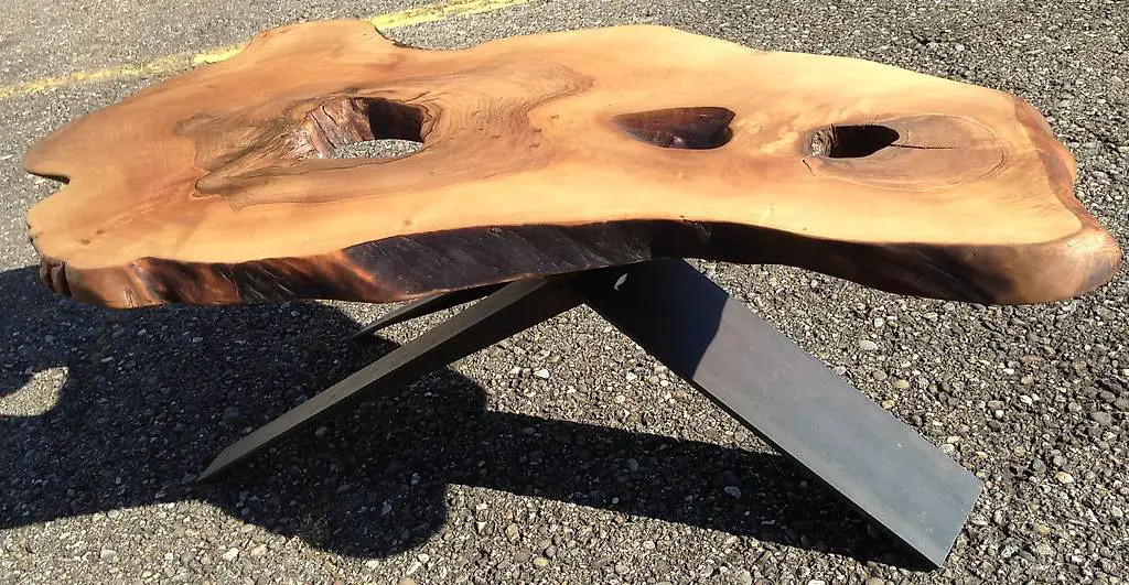 Nussbaum Salontisch Couchtisch, mit Stahl Fuss Nussbaum