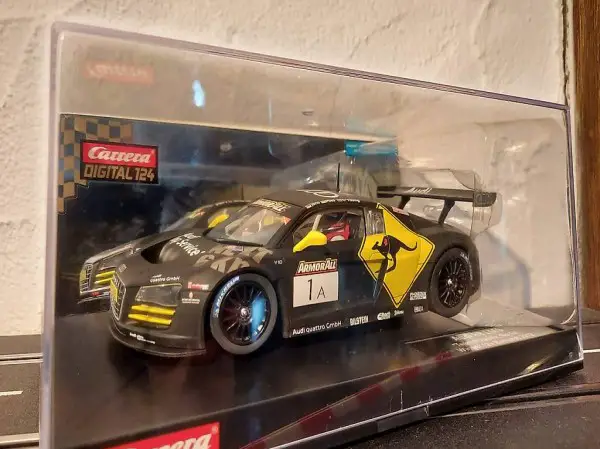 Carrera Digital 124 - Audi R8 LMS Team Phoenix - 23782 - NEU