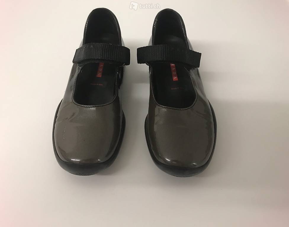 Prada Patent Leather Mädchen Schuhe GR. 28